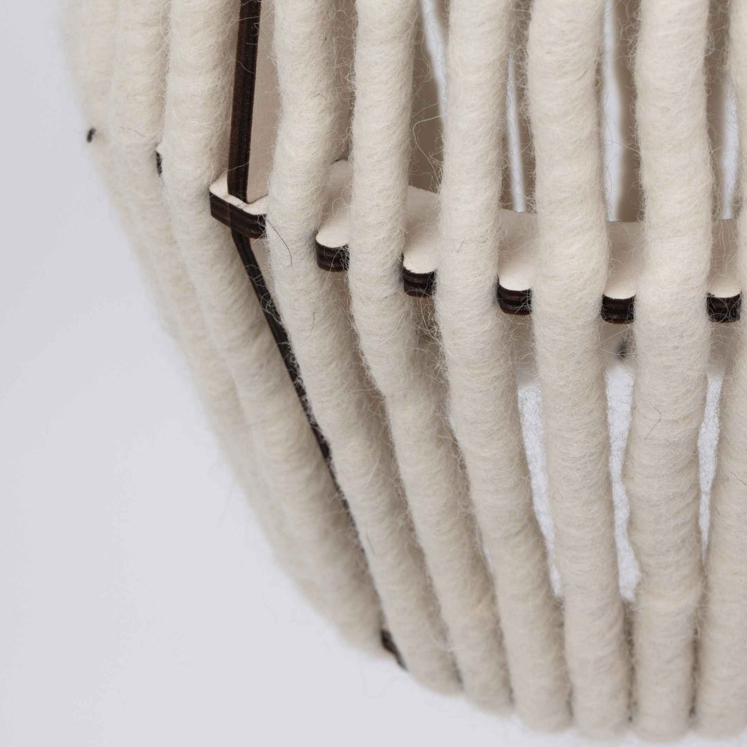 WOLL-ALMUT 6020 - Hängeleuchte - aus Wolle & Holz - Konus | ALMUT von Wildheim