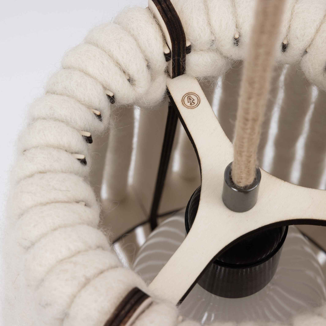 WOLL-ALMUT 6020 - Hängeleuchte - aus Wolle & Holz - Konus | ALMUT von Wildheim