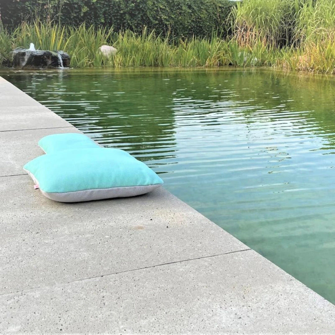 TURQUOISE & CHALK - outdoor cushion - two-colored | hum