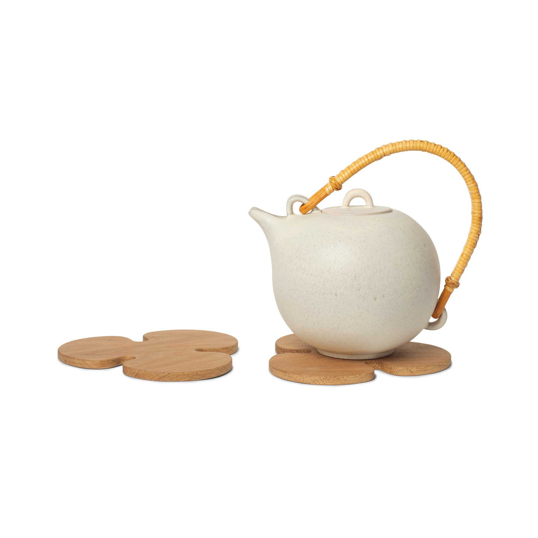 LUCKY TRIVET - Kleeblatt Topf-Untersetzer aus Holz - 2er Set | mencke&vagnby  | Spring Copenhagen