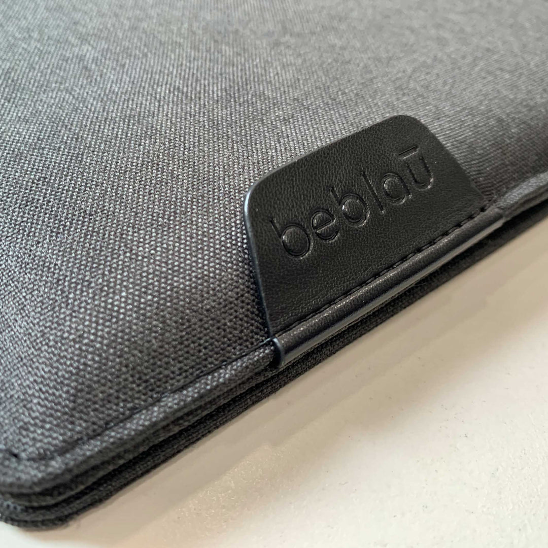 STAND-UP SLEEVE - Desktop organizer with Laptop & Tablet Sleeve - 13 or 15" | beblau