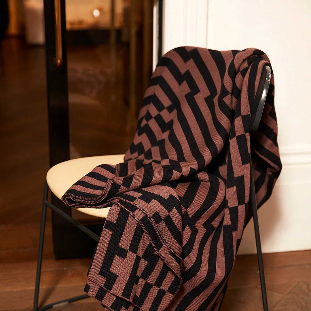 BITMAP ZOOM IN 6 | brown & black THROW | 180x140 cm | 100% Merino Wool | Cristian Zuzunaga