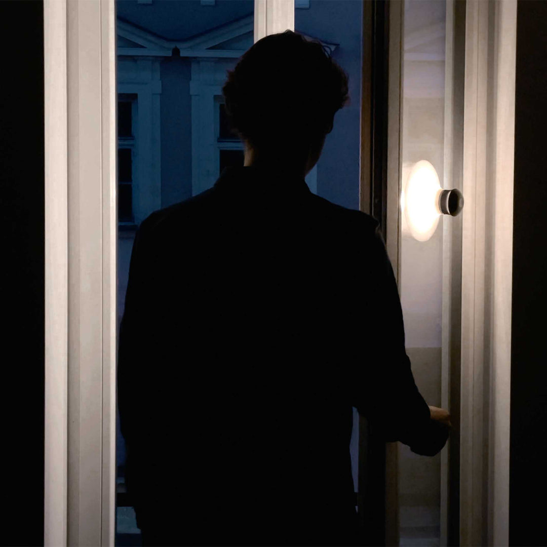 NEOZOON - Rechargeable lamp with suction cup | Lukas Heintschel 