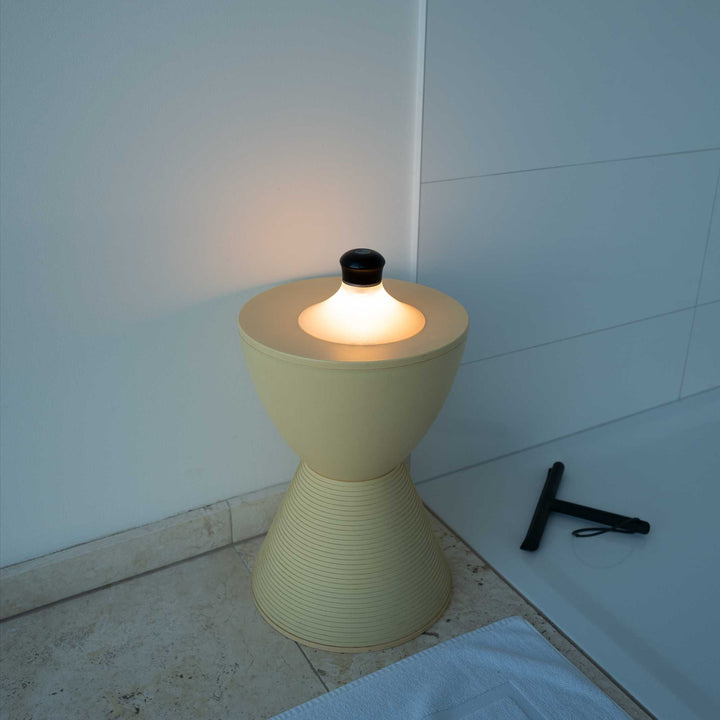 NEOZOON - Rechargeable lamp with suction cup | Lukas Heintschel 