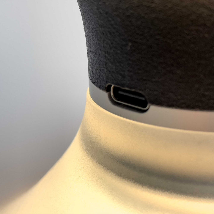 NEOZOON - Rechargeable lamp with suction cup | Lukas Heintschel 