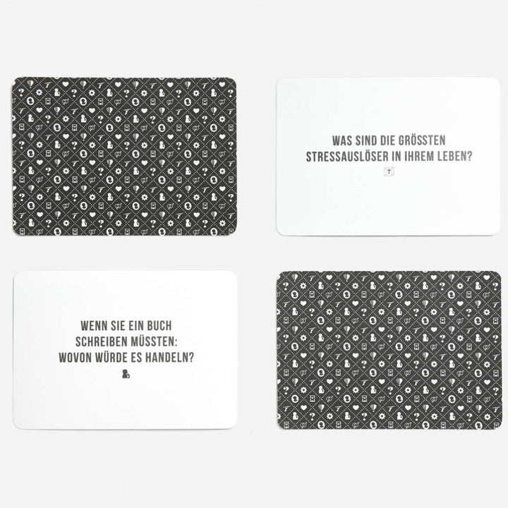 100 FRAGEN Original | CARD GAME to spark meaningful conversations | German Edition | The School of Life