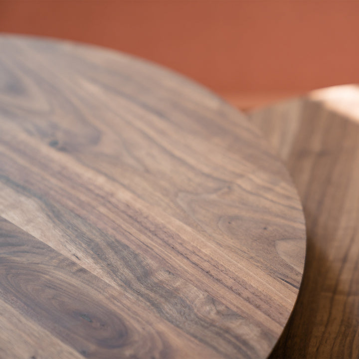 NUSSBAUM 01 - Beistelltisch aus Massivholz | weld & co