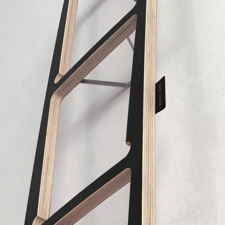 ADONIS - vertikales Bücherbrett - schwarz | BREUER & BONO