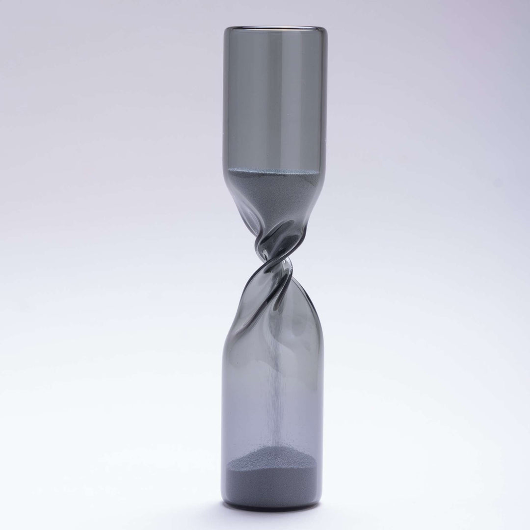 TIMELESS - meditative hourglass without timekeeping - mouth-blown gray glass - Studio Cohaku | 100percent