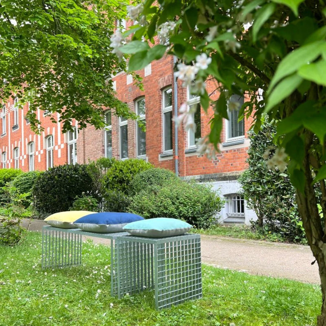 TURQUOISE & CHALK - outdoor cushion - two-colored | hum