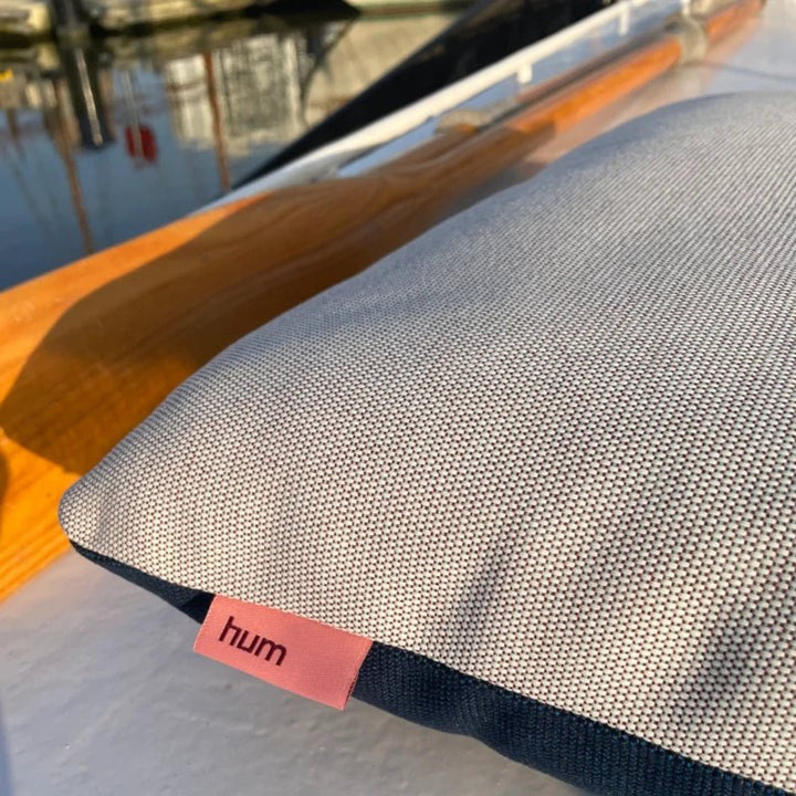 NAVY & CHALK - outdoor cushion - two-colored | hum