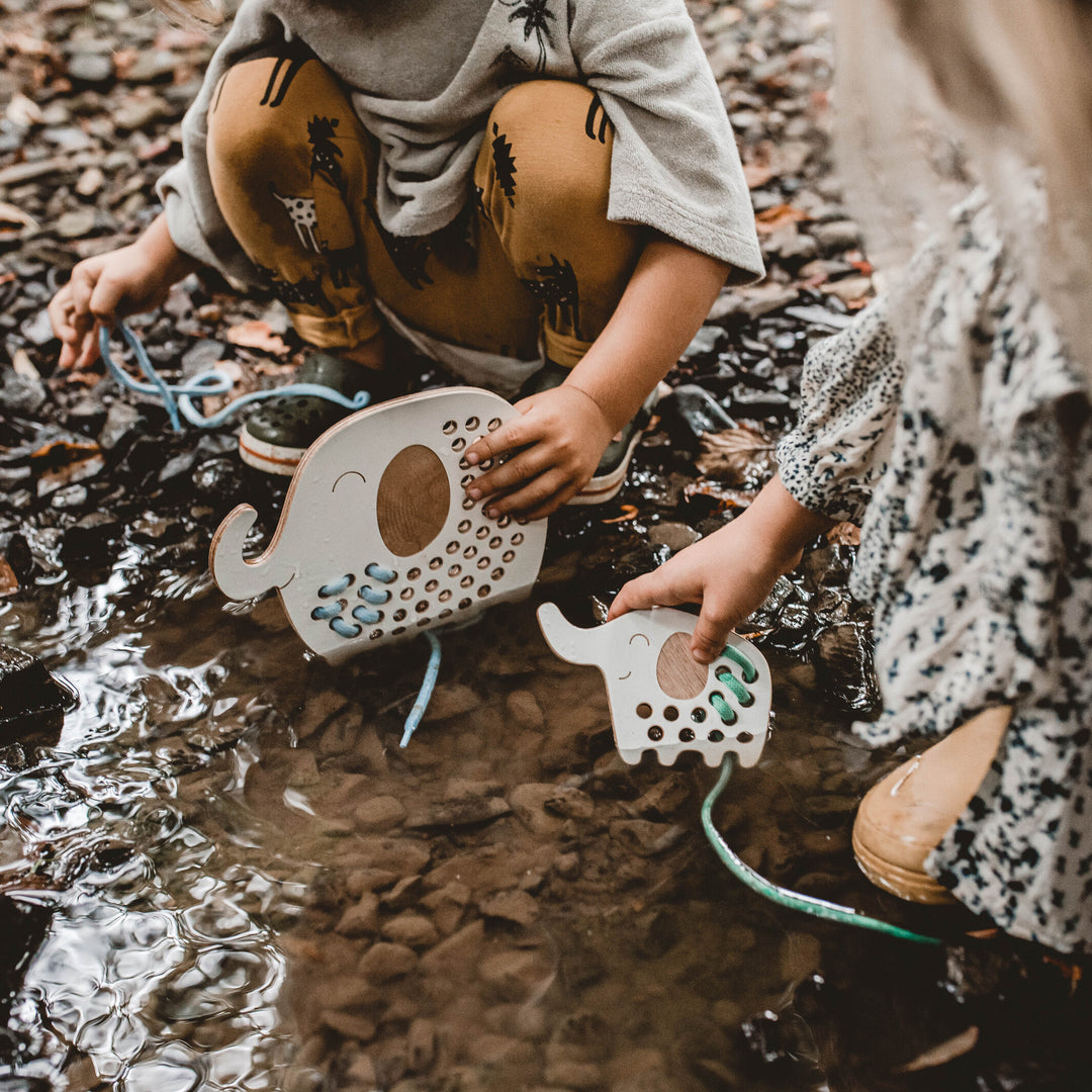 OLIVER THE ELEPHANT - wooden lacing toy - Montessori | milin
