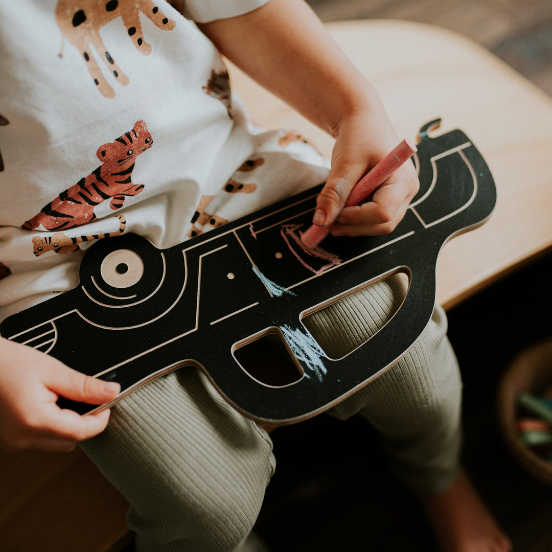 SATURN RETRO CAR - wooden chalkboard - car | milin