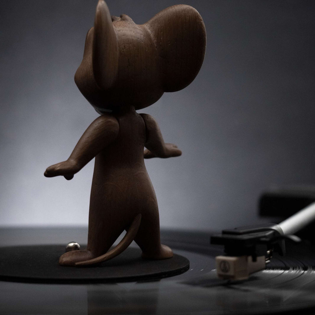 JERRY Large - Große Tom & Jerry Holzfigur - Eiche 20 cm hoch - Jakob Burgsø | boyhood