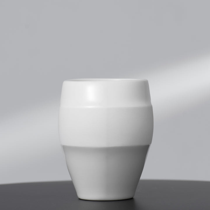 YUAN 01 - Große Tasse - griffloses Design aus Porzellan | HONiSTUDIO