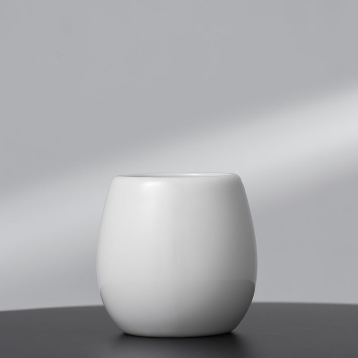 YUAN 02 - Mittlere Tasse - griffloses Design aus Porzellan | HONiSTUDIO