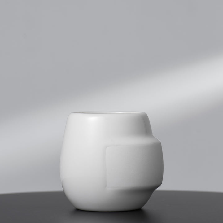 YUAN 02 - Mittlere Tasse - griffloses Design aus Porzellan | HONiSTUDIO