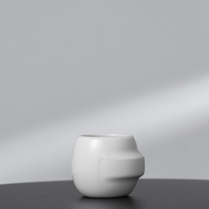 YUAN 03 - Kleine Tasse - griffloses Design aus Porzellan | HONiSTUDIO