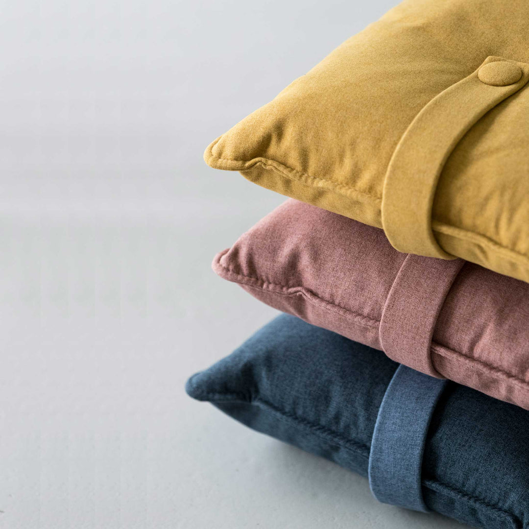 BIG HUG | CUSHION | 60x30 cm | Hans Thyge & Co | DesignBite