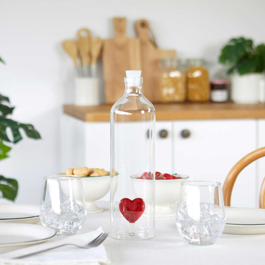 LOVE BOTTLE - Glasflasche mit rotem Herz - 1,2 Liter mit Silikonstopfen | BALVI