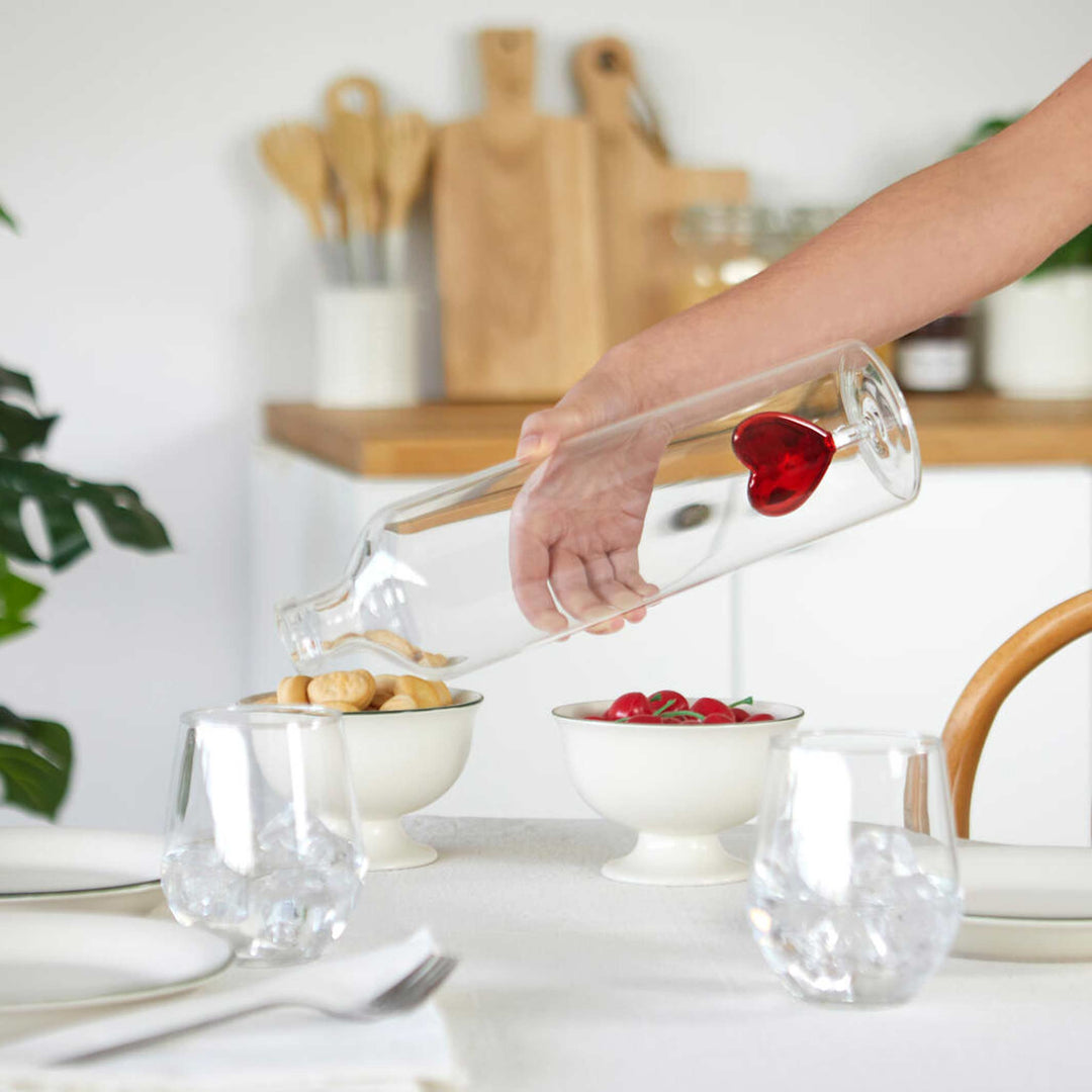 LOVE BOTTLE - Glasflasche mit rotem Herz - 1,2 Liter mit Silikonstopfen | BALVI