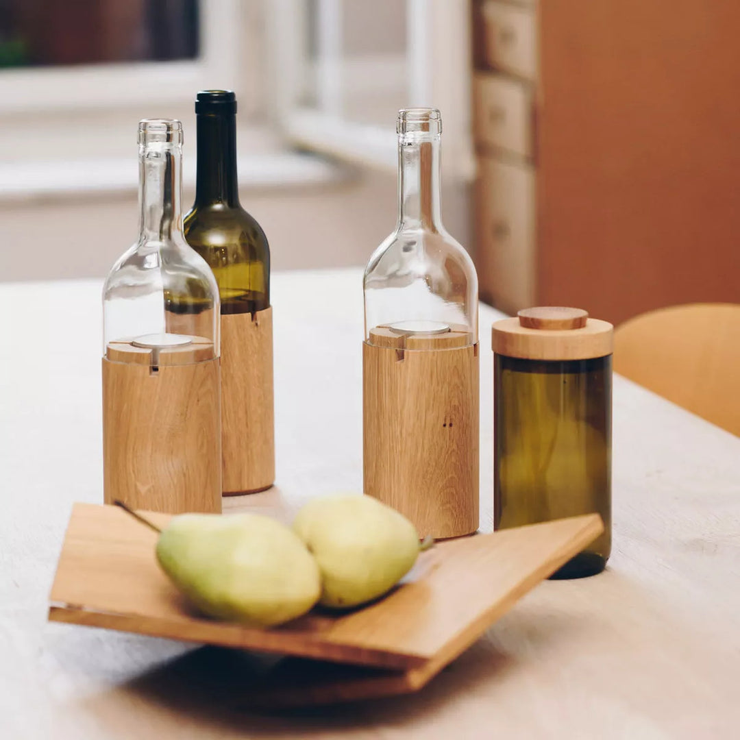 Candle Lantern WeinLicht – Oak & Green Glass · 28 cm | side by side