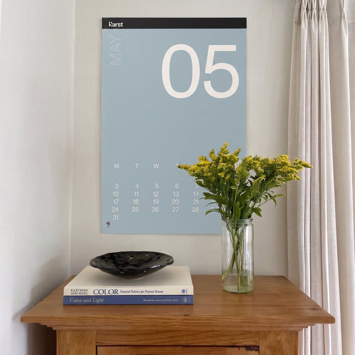 Monats-Wandkalender 2027 – Steinpapier · A2 · 42×60 cm | Karst