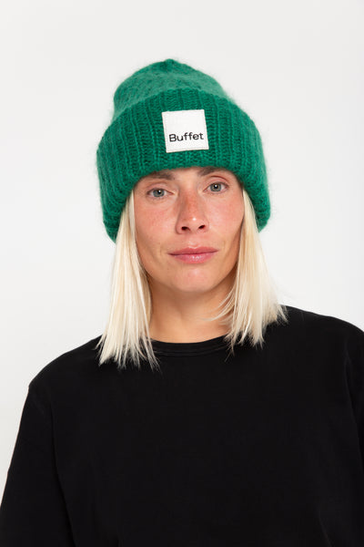 Buffet_Chunky_mohair_beanie_green mit Frau