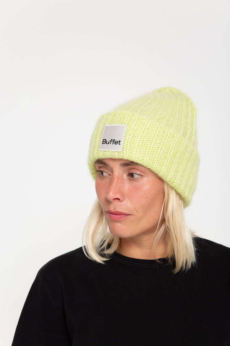 Buffet_Chunky_mohair_beanie_lime mit frau