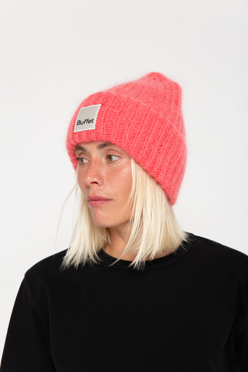 Buffet_Chunky_mohair_beanie_pink mit Frau