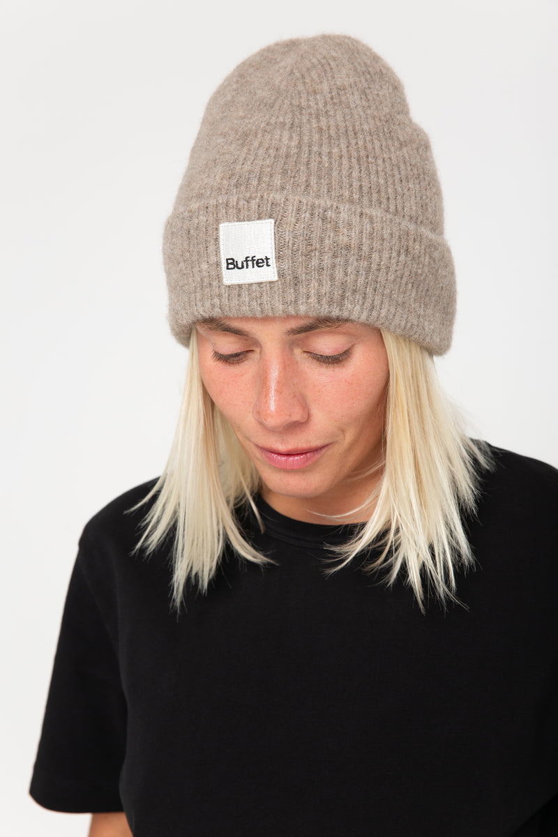 Buffet_Classic_alpaca_beanie_grey mit Frau