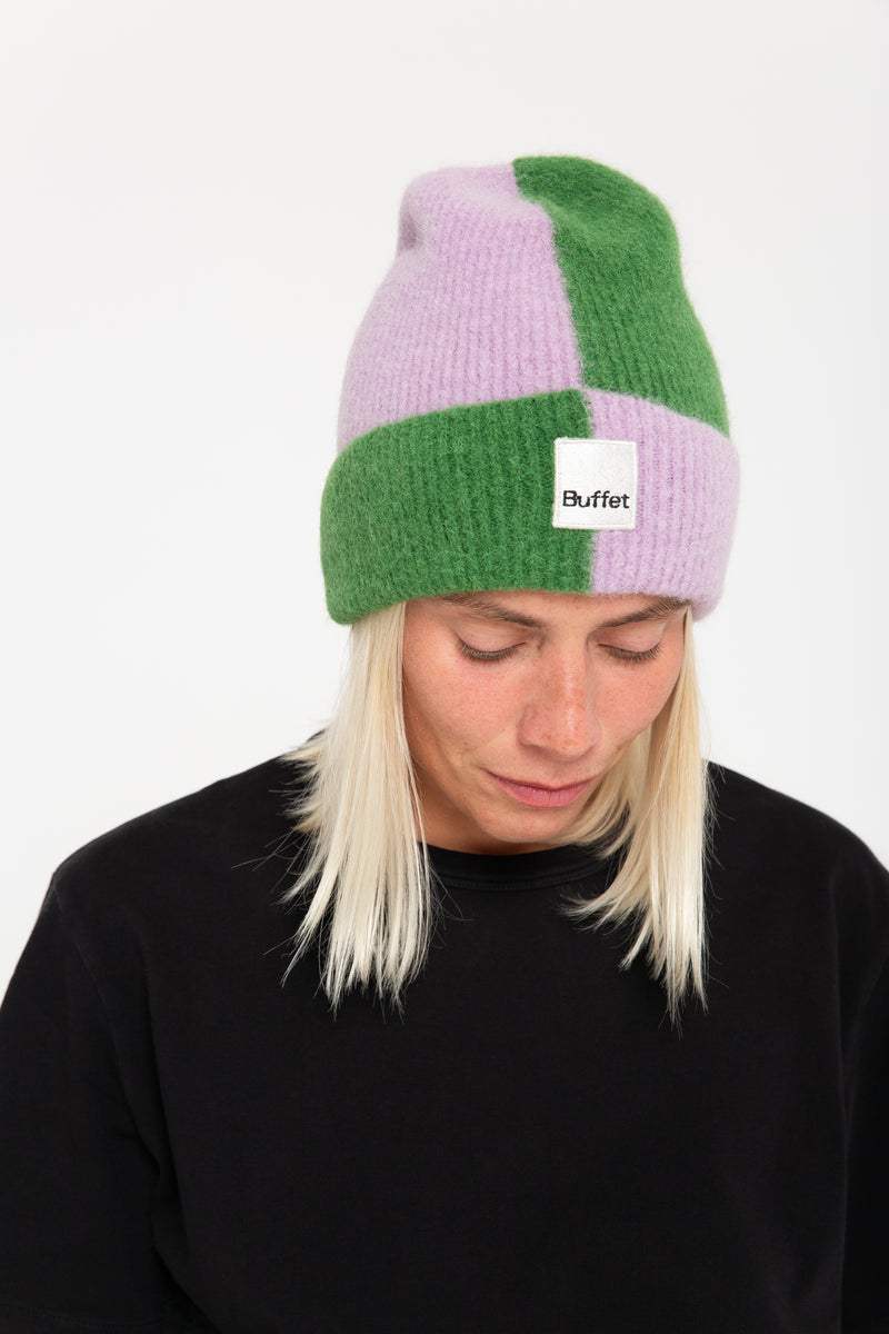 Buffet_Classic_alpaca_beanie_lilacgreen mit Frau