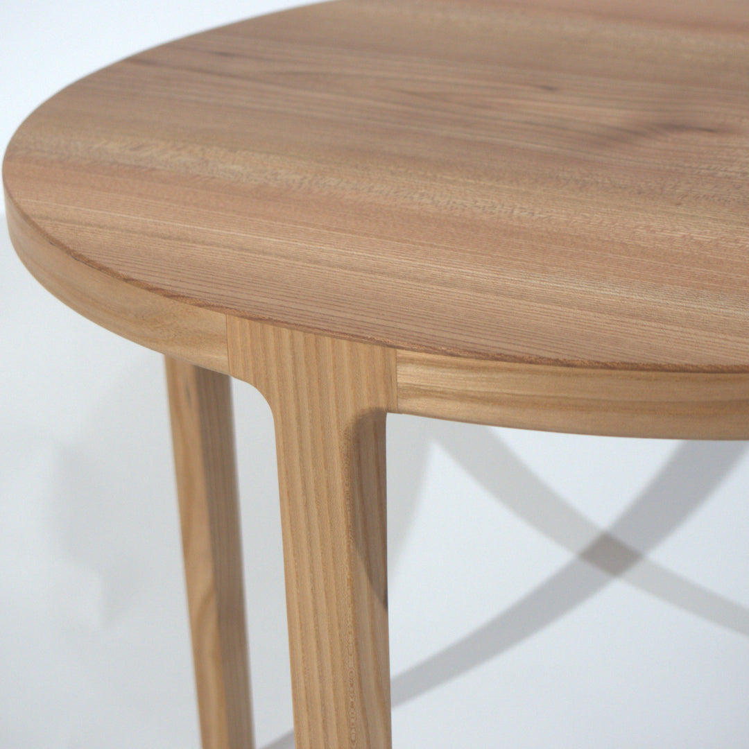 LOHMEYER - Couchtisch aus Ulmenholz - Ø 60cm | Hartholzdesign