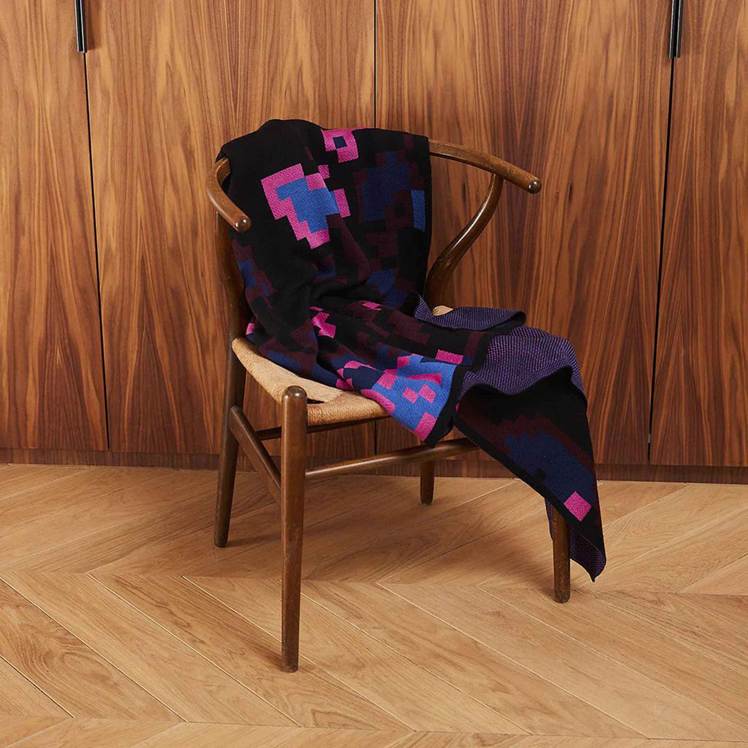 DIGITAL SUNSET - TAGESDECKE - 185x140 cm - Merino Wolle & Seide | Cristian Zuzunaga