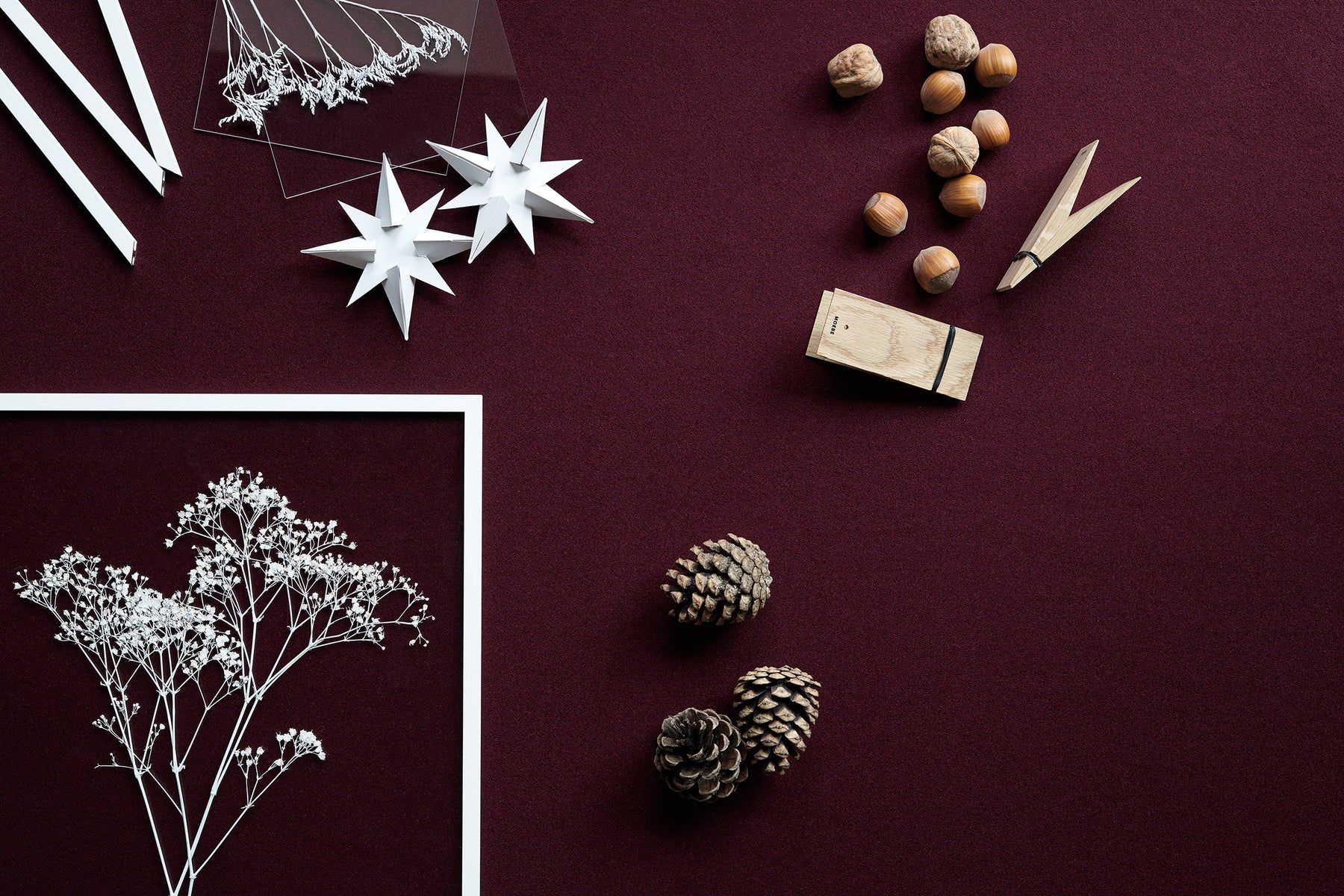 MOEBE_Christmas-Images_High-Res_03.jpg__PID:ae2170be-e822-4eca-aaf1-0c32f51b33ea