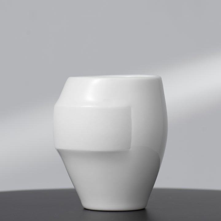 YUAN 01 - Große Tasse - griffloses Design aus Porzellan | HONiSTUDIO