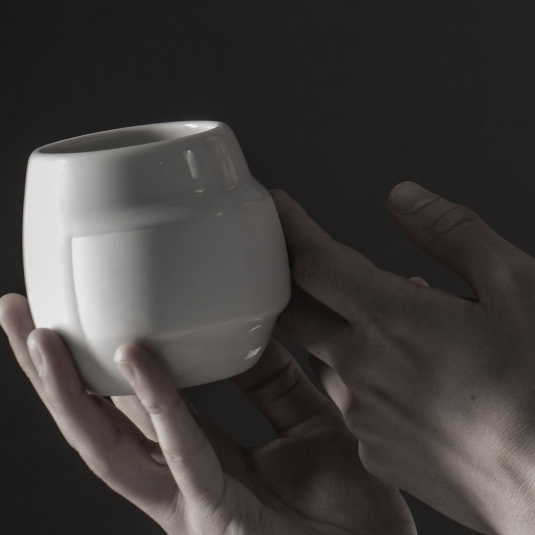 YUAN 03 - Kleine Tasse - griffloses Design aus Porzellan | HONiSTUDIO