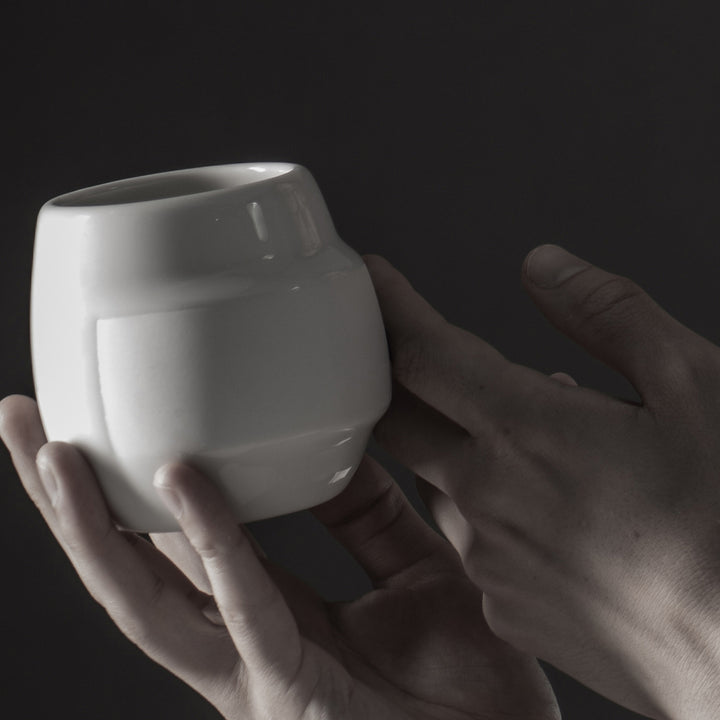 YUAN 03 - Kleine Tasse - griffloses Design aus Porzellan | HONiSTUDIO