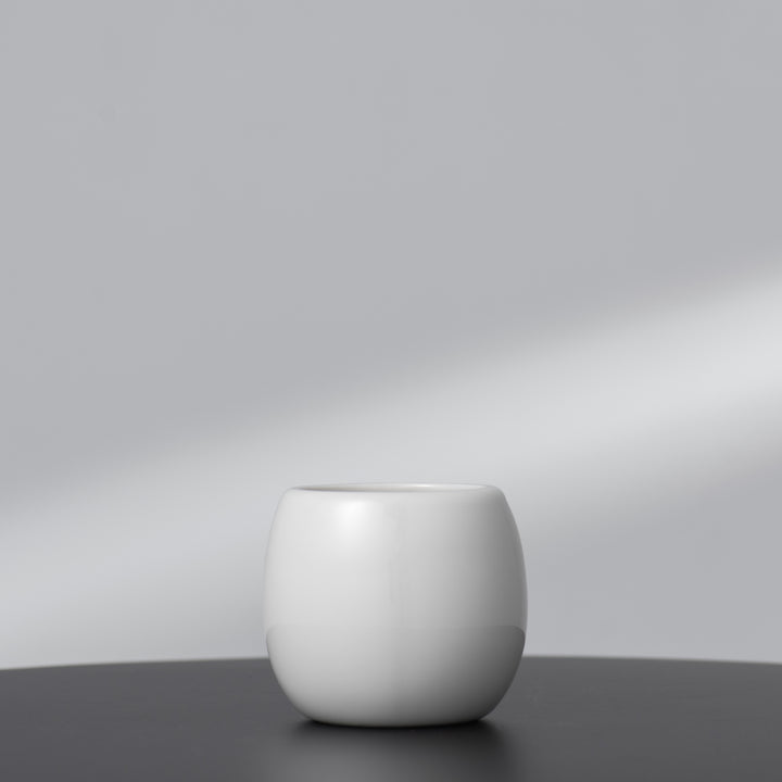 YUAN 03 - Kleine Tasse - griffloses Design aus Porzellan | HONiSTUDIO
