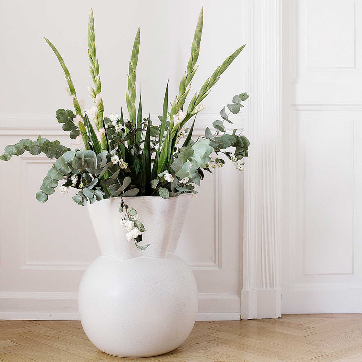 SVUNGEN TOP | Keramik VASEN mit geschwungener Öffnung | Eva Staehr-Nielsen | Spring Copenhagen