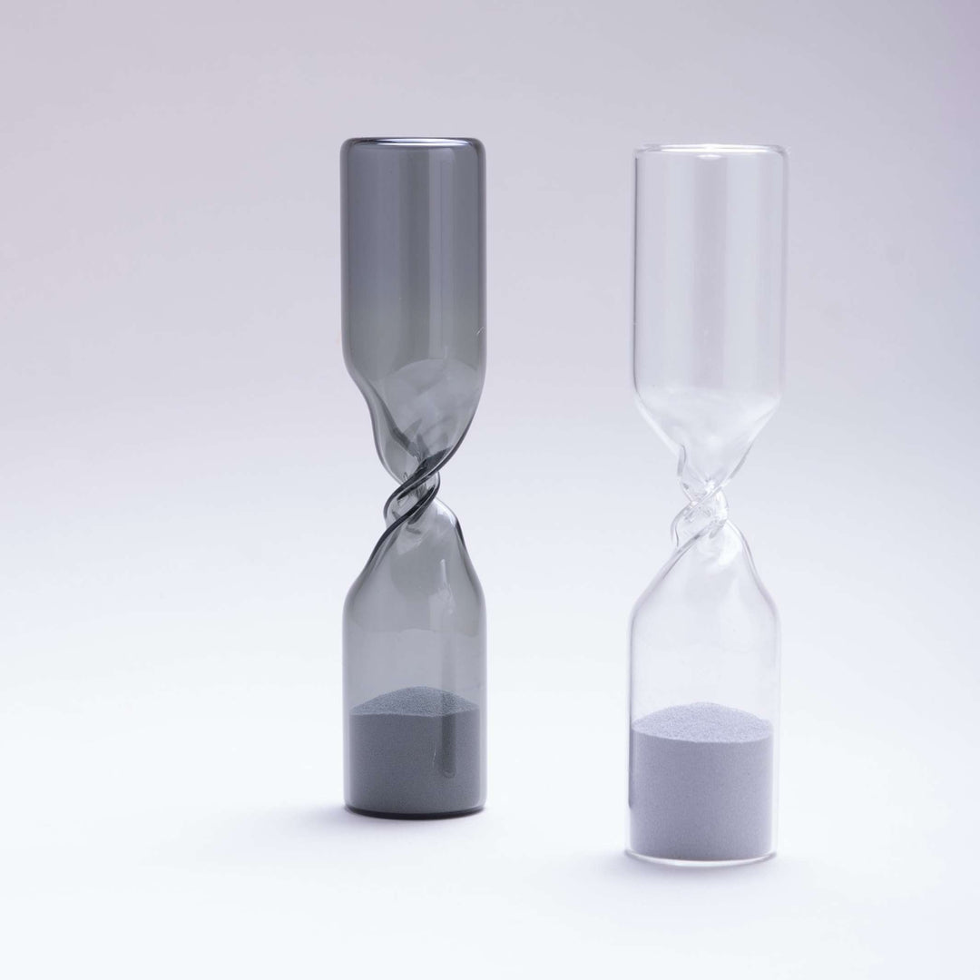 TIMELESS - meditative Sanduhr ohne Zeitmessung -  mundgeblasenes Klarglas - Studio Cohaku | 100percent