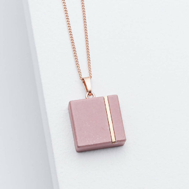studio4l-betonschmuck-kette-c30-rose-blush-1000x1000