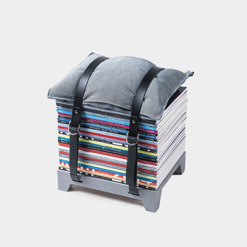 Sitzhocker ‘Hockenheimer’ für Magazine
